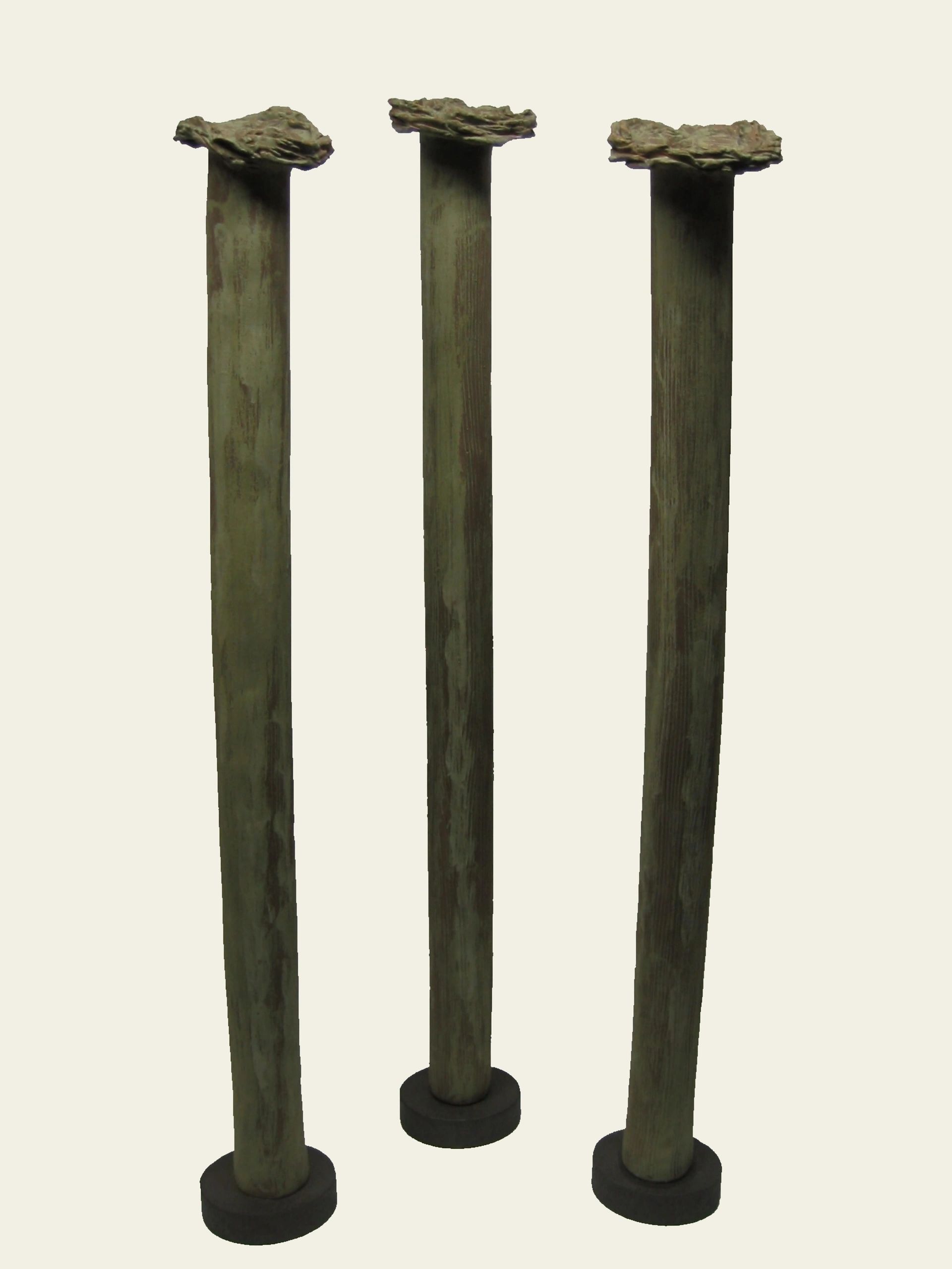 Tres columnas de cerámica de María José Requejo